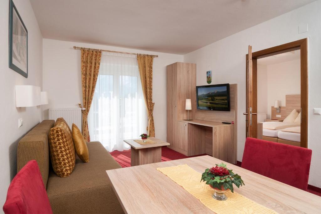 Hotel-Pension Melcher Drobollach am Faakersee Oda fotoğraf